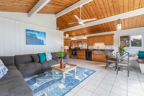 High ceilings, large spacious gathering space