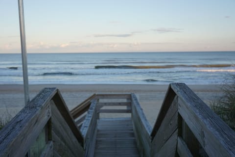 Beach nearby, sun loungers, beach towels