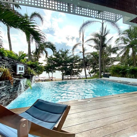 Outdoor pool, an infinity pool