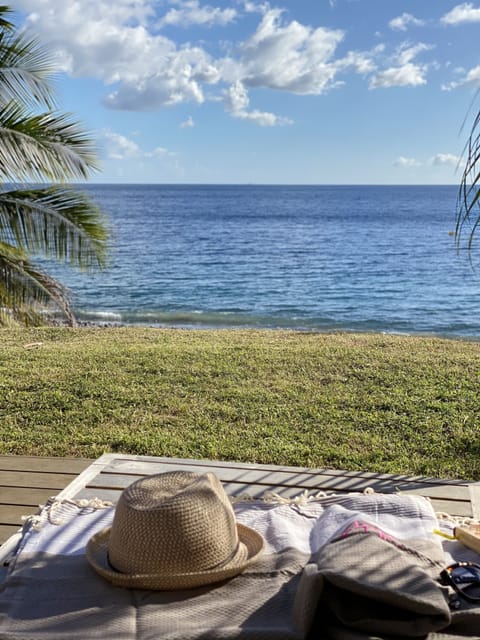 Beach nearby, sun loungers, beach towels