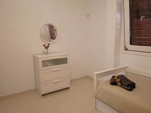 2 bedrooms, in-room safe, desk, iron/ironing board