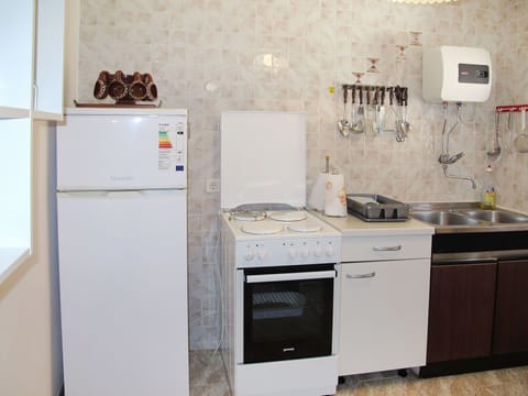 Microwave, oven, dishwasher, highchair