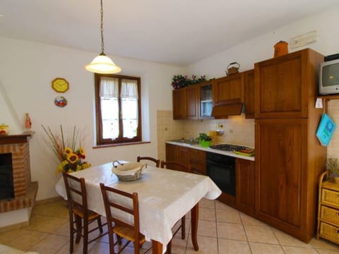 Room, Furniture, Property, Building, Kitchen, Cabinetry, Countertop, Interior Design, House, Table