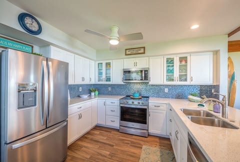 Garden/Living level features: