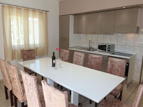 Plumbing Fixture, Shower Bar, Shower Head, Shower Door, Bathroom, Shower, Shower Panel