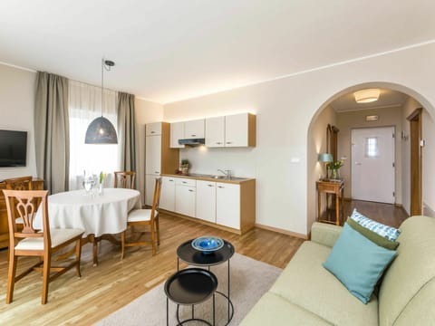 Table, Furniture, Building, Picture Frame, Chair, Cabinetry, Azure, Wood, Interior Design, Living Room