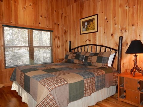 Foxs Den - Cozy Mountain Cabin! Cabin in Sapphire