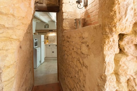 Passage to Kitchen
Passage vers la cuisine