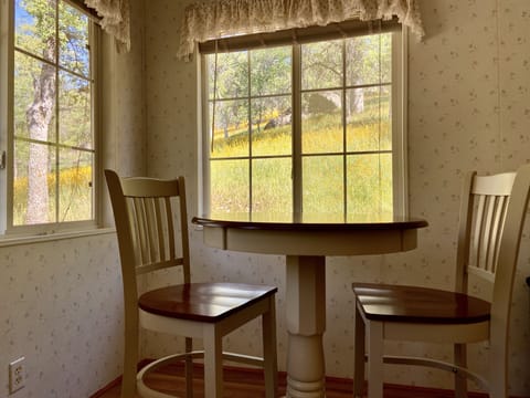Kitchenette area for great views & coffee! 