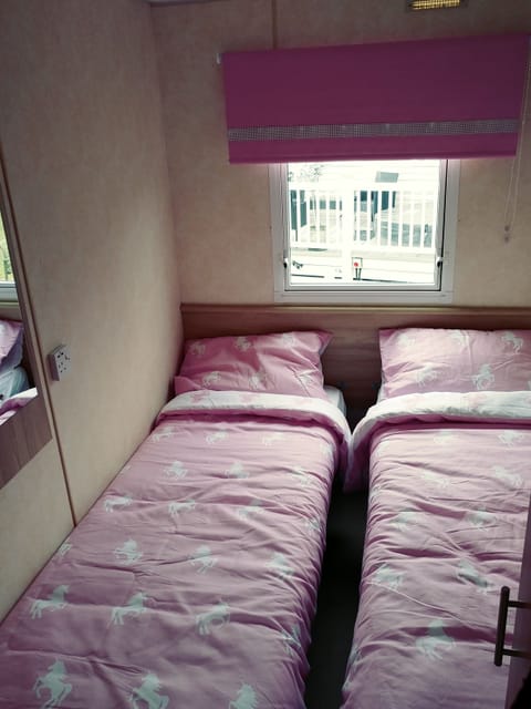 4 bedrooms, iron/ironing board, travel crib, free WiFi