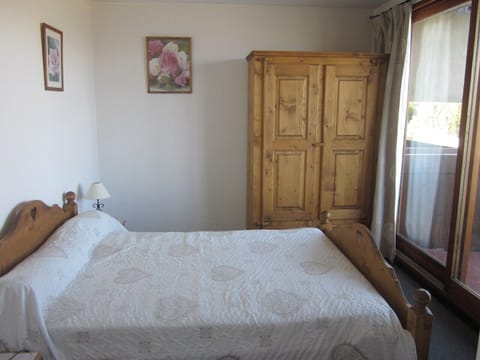 2 bedrooms, iron/ironing board, travel crib, WiFi