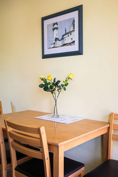 Plant, Property, Building, Natural Landscape, Tree, Land Lot, House, Cottage, Landscape, Residential Area