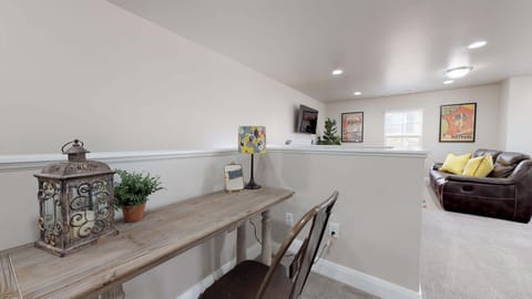 Laptop friendly desk