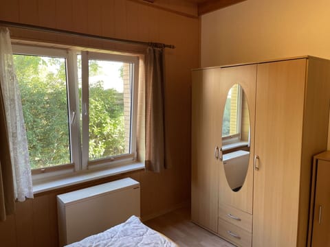 Property, Window, Wood, Textile, Shade, Interior Design, Floor, Mirror, Comfort