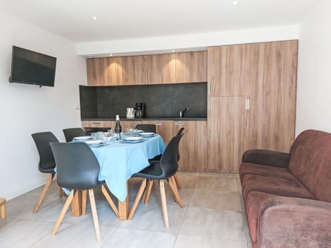 Furniture, Table, Wood, Interior Design, Chair, Flooring, Building, Floor, Kitchen & Dining Room Table, Hardwood