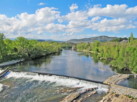 Furniture, Cabinetry, Property, Table, Tableware, Interior Design, Dishware, Wood, Countertop, Drawer