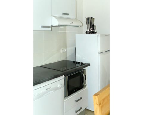 Microwave, dishwasher, freezer