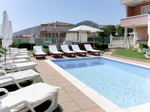 Swimming Pool, Property, Building, House, Resort, Real Estate, Apartment, Home, Villa, Residential Area