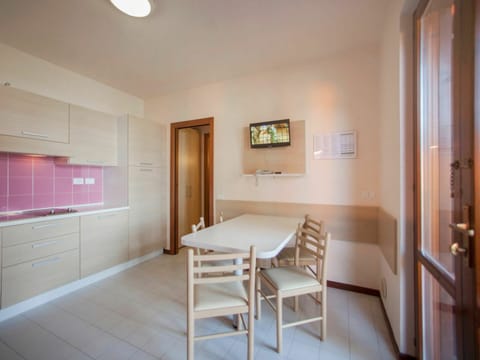 Furniture, Property, Table, Building, Wood, Houseplant, Interior Design, Door, Chair, Hall