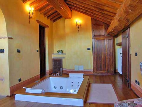 monastery-guest-house-citta-di-castello-villa-eolo-bathroom