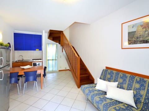 Room, Furniture, Property, Building, Interior Design, House, Floor, Real Estate, Bedroom, Suite