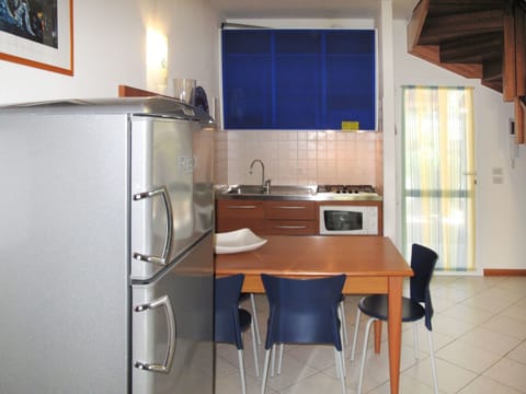 Room, Furniture, Property, Kitchen, Cabinetry, Countertop, Building, House, Interior Design, Major Appliance