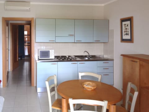 Room, Property, Furniture, Kitchen, Building, House, Floor, Cabinetry, Interior Design, Real Estate