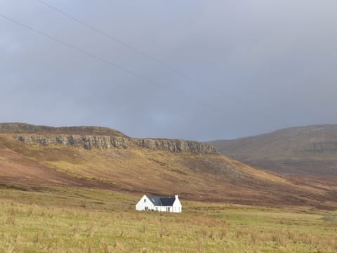 Remote rural location | Sealladh Breagh - Sealladh Breagh and Taigh Iasg - Sealladh Breagh, Glenuachdarach
