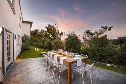 Enjoy Al fresco dining with a SoCal sunset.