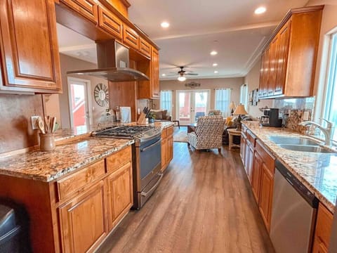 Fully stocked kitchen to prepare any meal with ease!