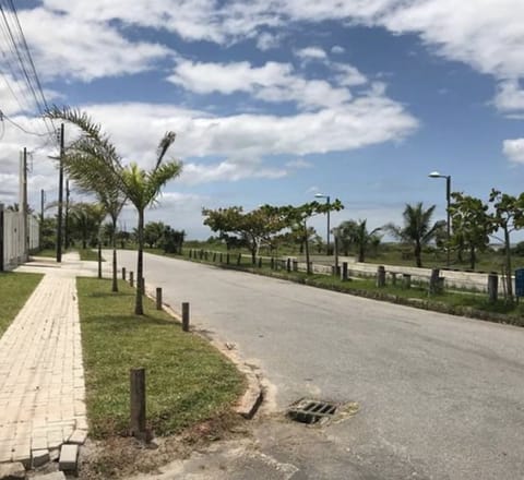 House in Balneario Beltrami, near the East Beach. House in Pontal do Paraná