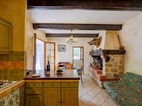 Cabinetry, Property, Furniture, Countertop, Wood, Drawer, Building, Kitchen Sink, Sink, Flooring