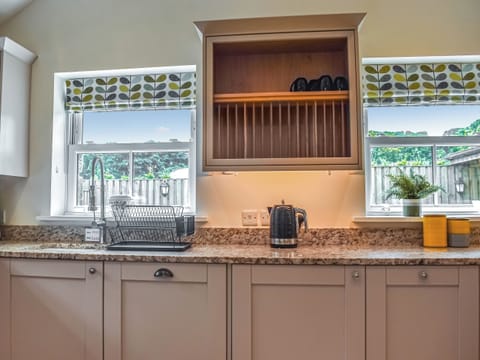 Well equipped kitchen | Midge - Lower Trembath, Buryas Bridge, near Penzance