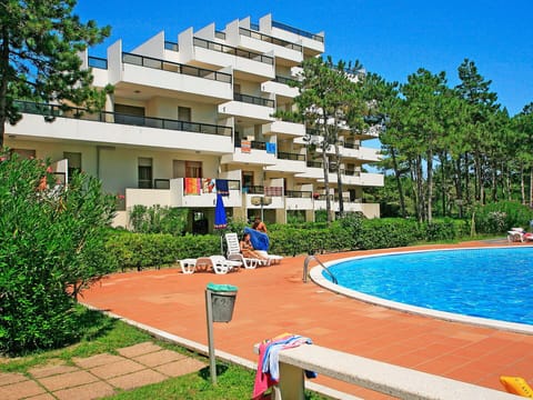 Property, Swimming Pool, Residential Area, Building, Apartment, Real Estate, Resort, House, Leisure, Condominium