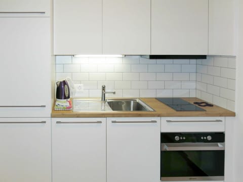 Cabinetry, Tap, Kitchen Sink, Sink, Countertop, Property, Kitchen Appliance, Kitchen Stove, Plumbing Fixture, Home Appliance