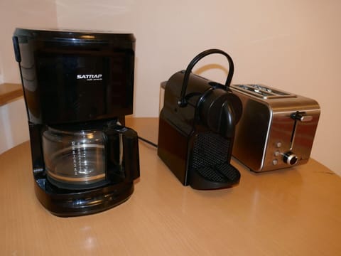 Plant, Sky, Plant Community, Cloud, Tree, Land Lot, Vegetation, Natural Landscape, Grass, Shrub