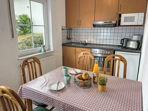 Table, Furniture, Countertop, Cabinetry, Property, Sink, Tap, Window, Kitchen Sink, Chair