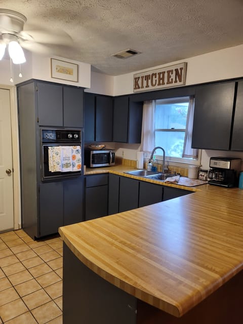 Kitchen sink and oven