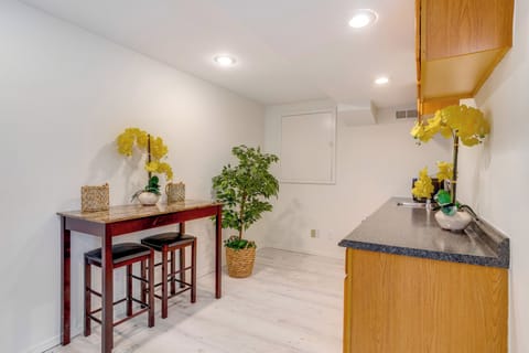 Basement Apartment | Kitchenette