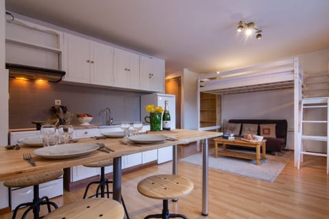 Spacious open plan studio