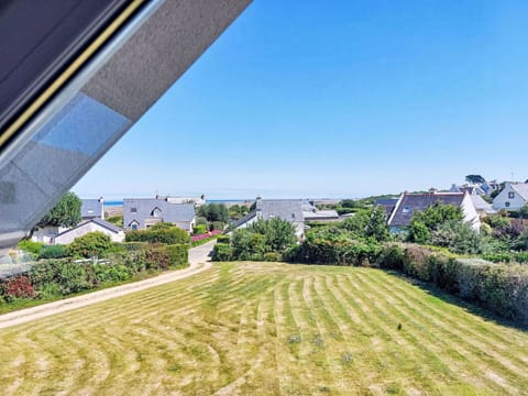 Blue, Grass, Shrub, Roof, Home, Land Lot, Groundcover, Cottage, Estate, Garden