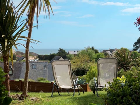 Property, Tree, Palm Tree, Botany, Backyard, Yard, Arecales, House, Home, Vacation