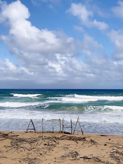 Beach nearby, sun loungers, beach towels