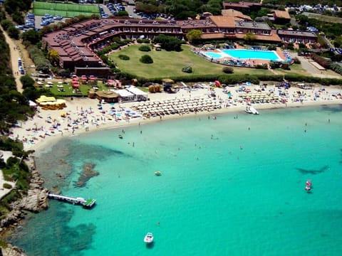 Beach nearby, sun loungers