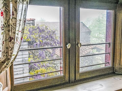 Window, Wood, Building, Door, Interior Design, Rectangle, Glass, Shade, Facade