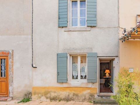 Plant, Window, Building, Azure, Wood, Door, Yellow, Wall, Material Property