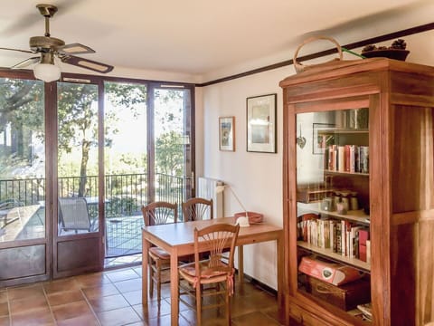 Furniture, Property, Table, Picture Frame, Shelf, Bookcase, Wood, Cabinetry, Interior Design, Architecture