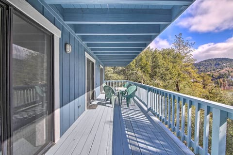 Lower Deck | Outdoor Dining Area | Lake & Mountain Views