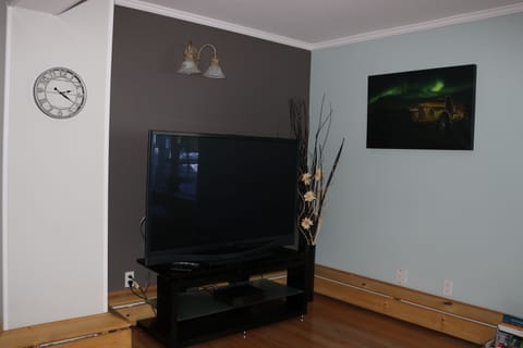 TV/Living Area.