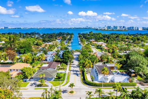 Luxury Villa Miami Shores | Miami Shores | VacationRenter